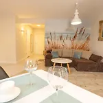 Przy Latarni Morskiej Z Garazem Apartmán *