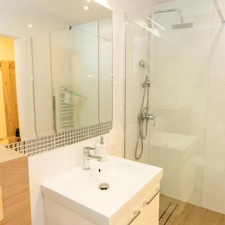 Appartamento Przy Latarni Morskiej Z Garazem Kołobrzeg