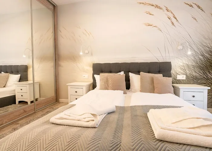 Apartment Przy Latarni Morskiej Z Garazem Kolobrzeg